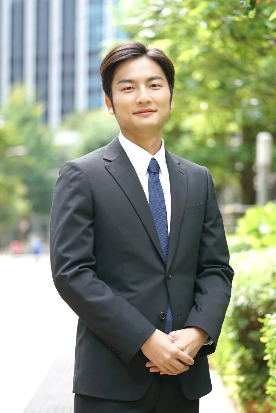 婚活プロフィール写真サンプル（男性）
